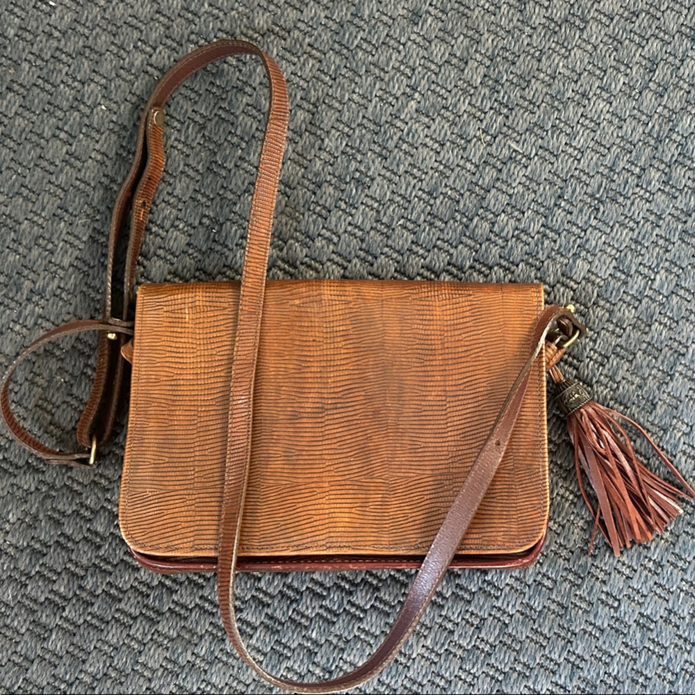 Stylish Brown Crossbody Bag with Tassel